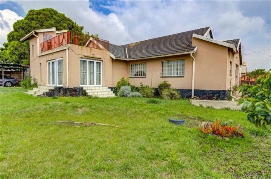 5 Bedroom Property for Sale in Esther Park Gauteng