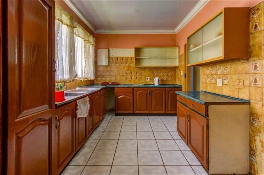 5 Bedroom Property for Sale in Esther Park Gauteng