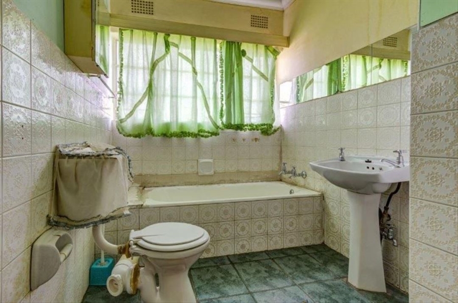 5 Bedroom Property for Sale in Esther Park Gauteng