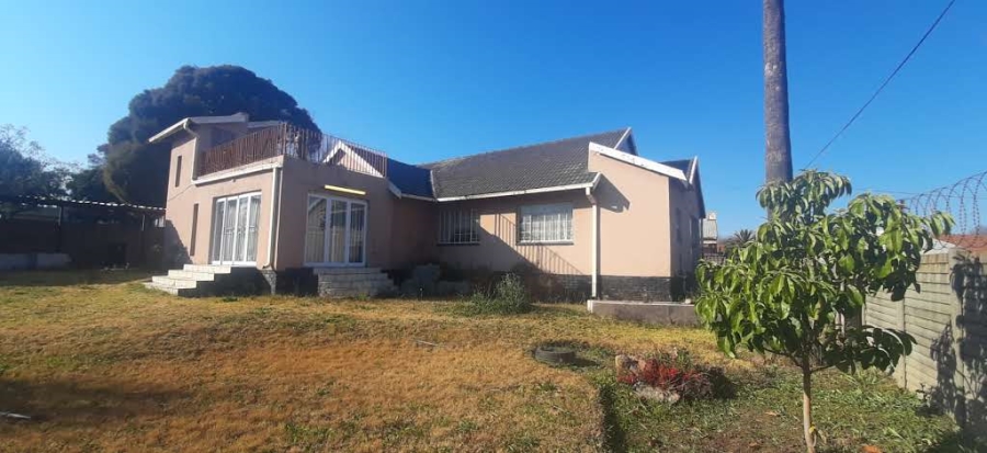5 Bedroom Property for Sale in Esther Park Gauteng