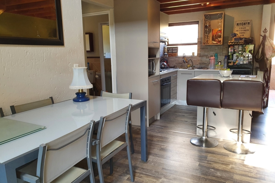 1 Bedroom Property for Sale in Douglasdale Gauteng