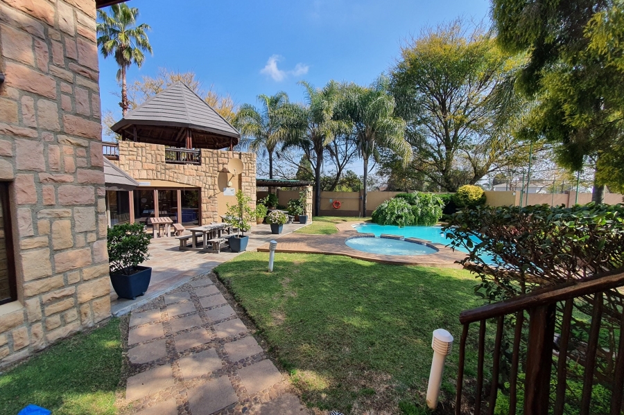 1 Bedroom Property for Sale in Douglasdale Gauteng