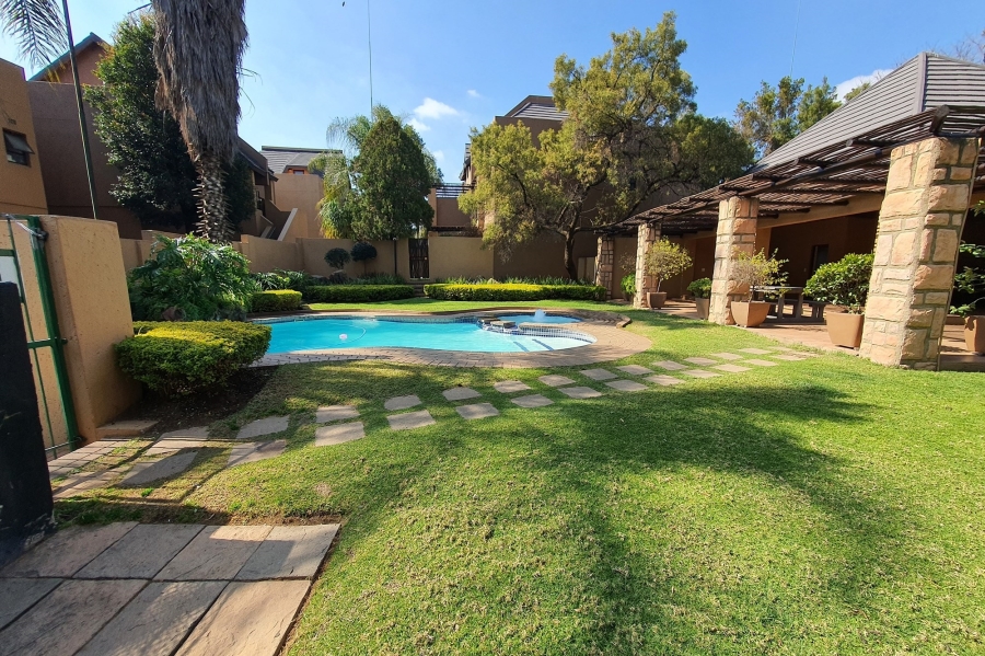1 Bedroom Property for Sale in Douglasdale Gauteng