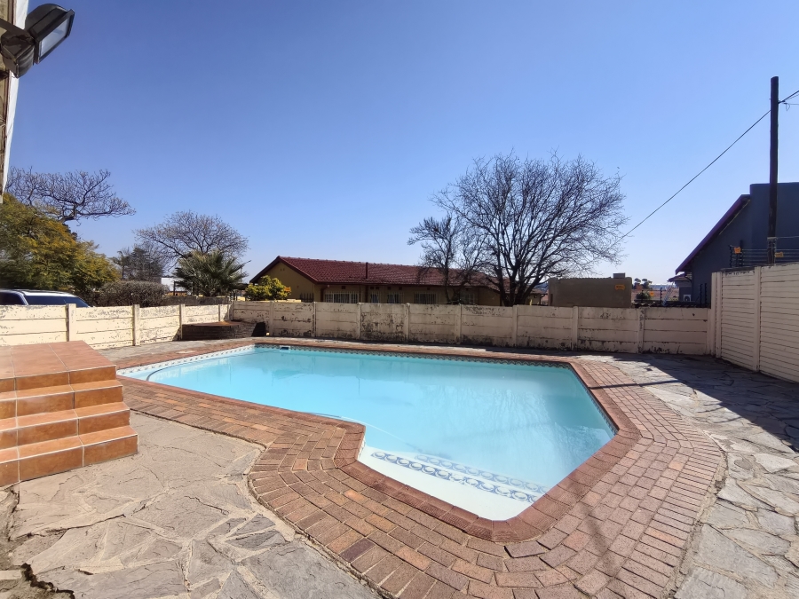 3 Bedroom Property for Sale in Edenvale Central Gauteng