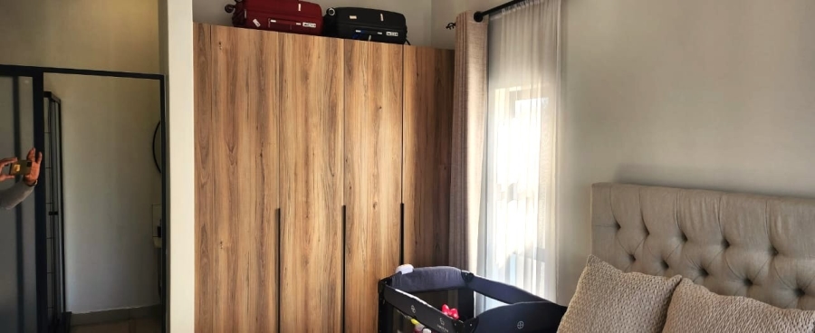 2 Bedroom Property for Sale in Mulbarton Gauteng