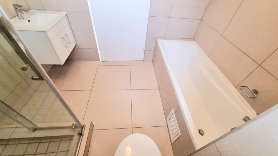 To Let 2 Bedroom Property for Rent in Erand Gardens Gauteng