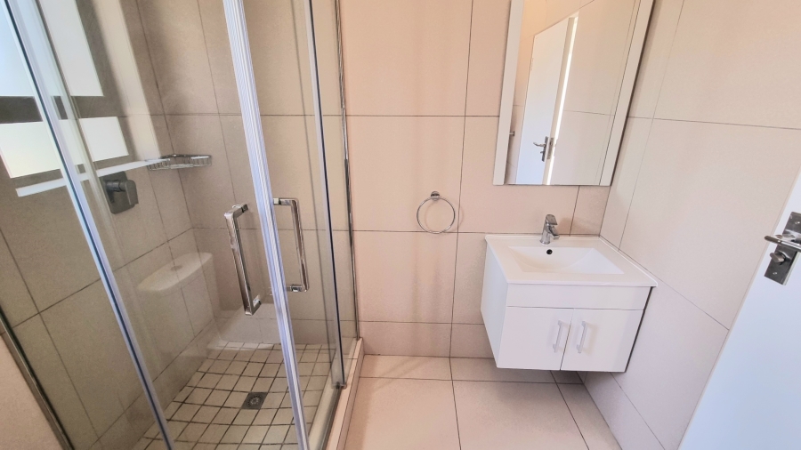 To Let 2 Bedroom Property for Rent in Erand Gardens Gauteng