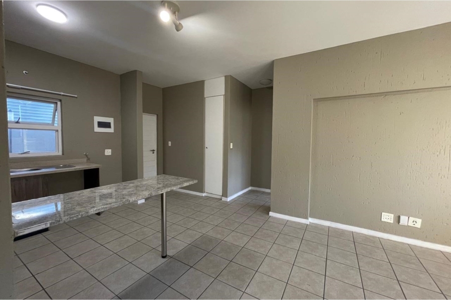 To Let 1 Bedroom Property for Rent in Lonehill Gauteng