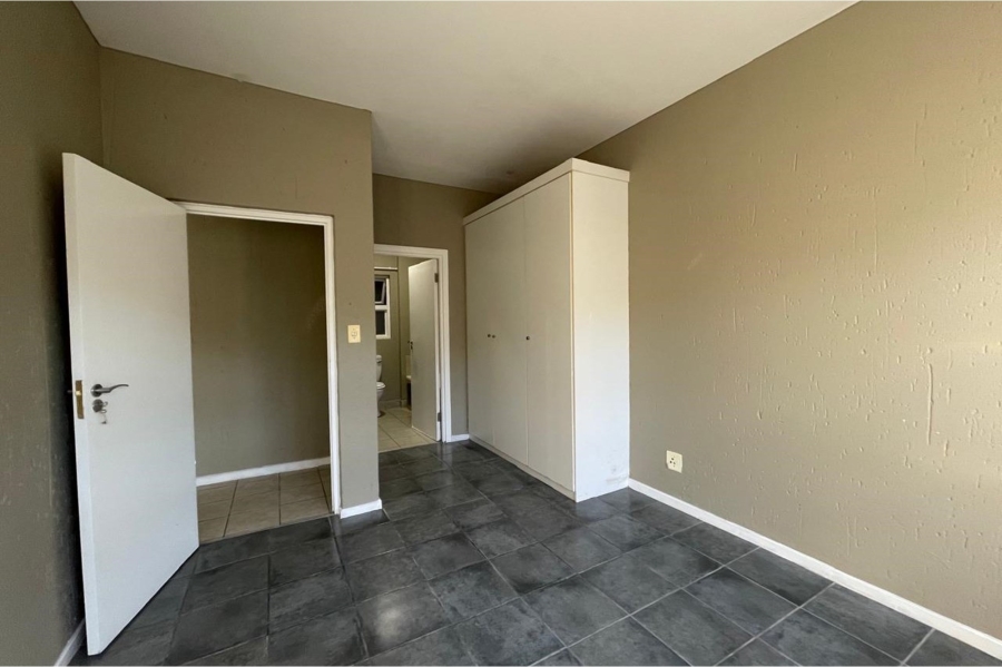 To Let 1 Bedroom Property for Rent in Lonehill Gauteng