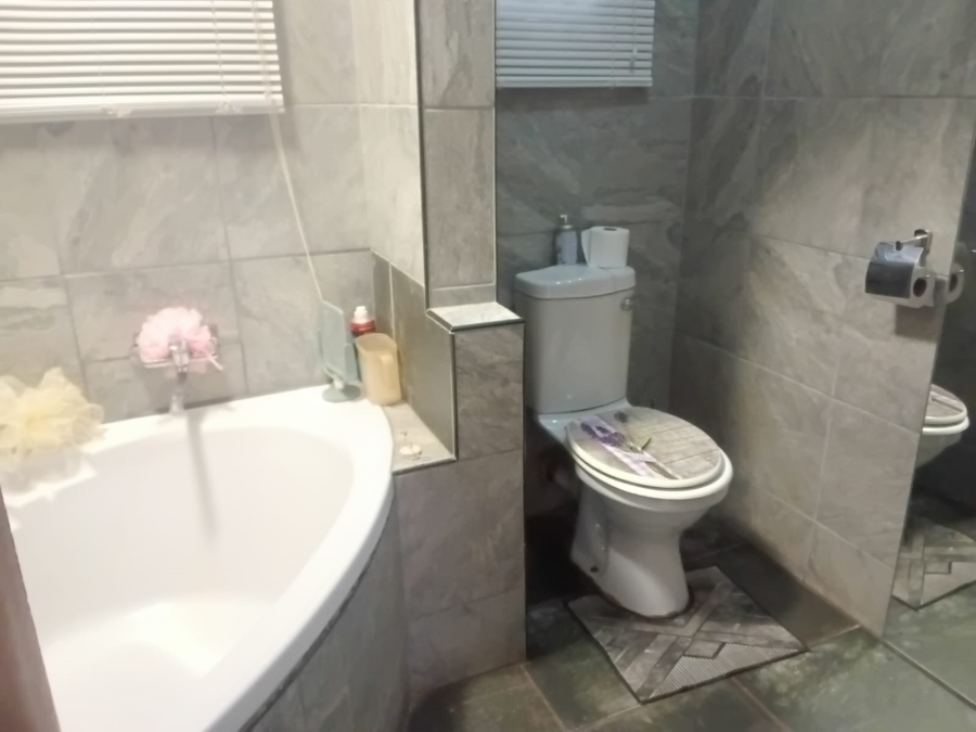3 Bedroom Property for Sale in Meyerton Central Gauteng