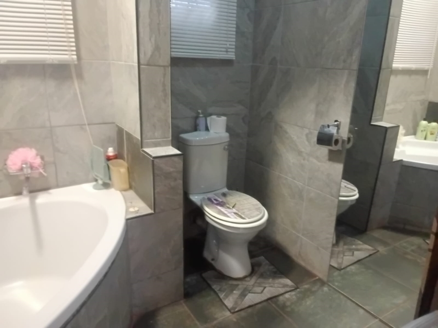 3 Bedroom Property for Sale in Meyerton Central Gauteng