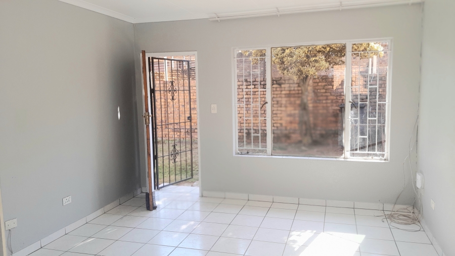 To Let 3 Bedroom Property for Rent in Norkem Park Gauteng