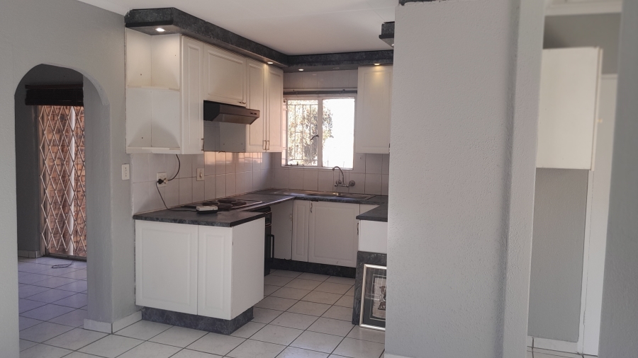 To Let 3 Bedroom Property for Rent in Norkem Park Gauteng