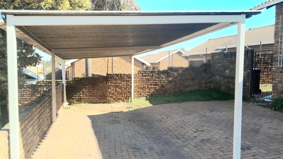To Let 3 Bedroom Property for Rent in Norkem Park Gauteng