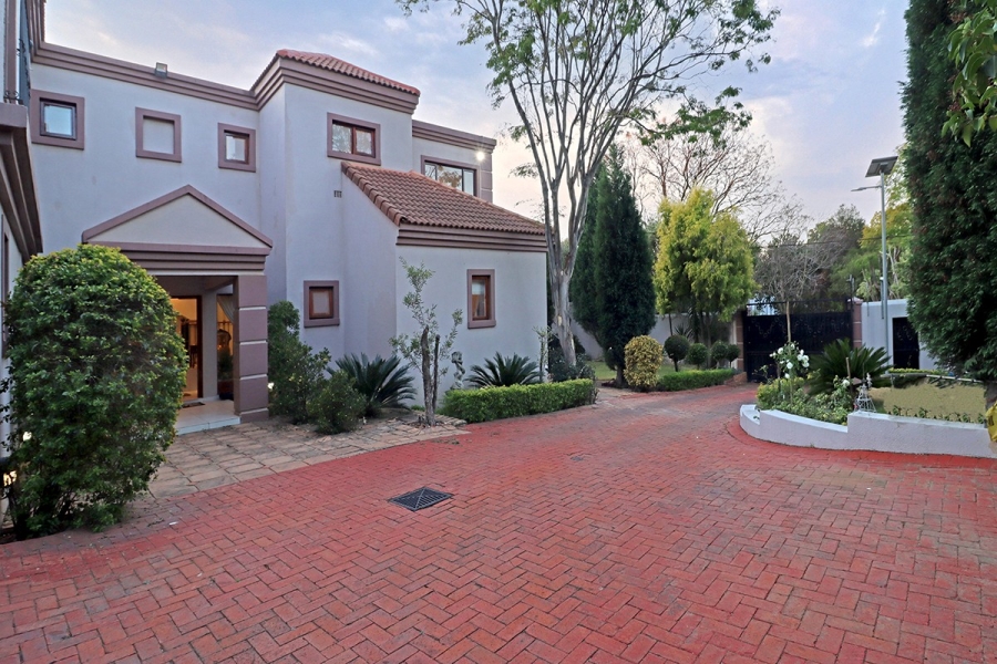 6 Bedroom Property for Sale in Bryanston Gauteng