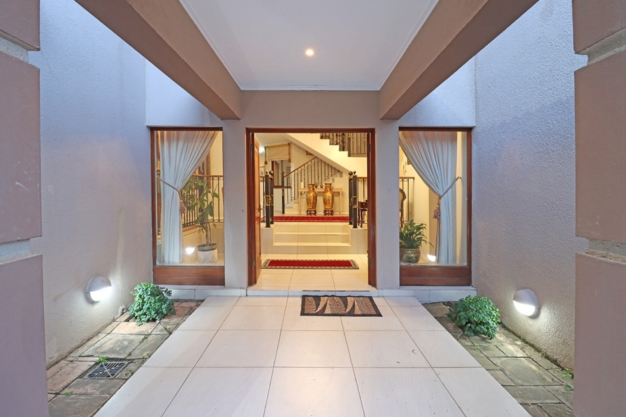 6 Bedroom Property for Sale in Bryanston Gauteng