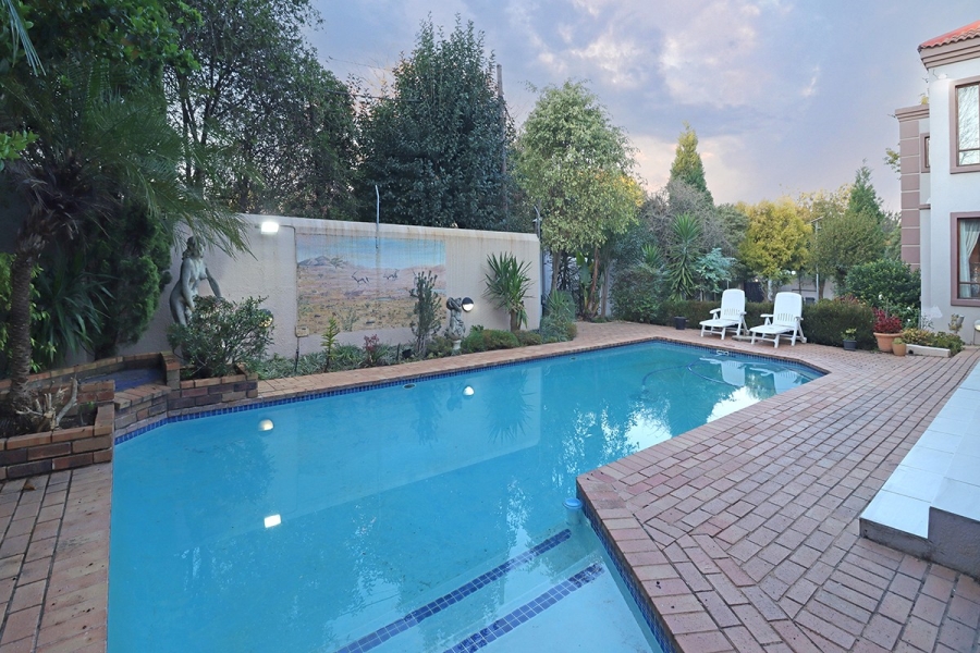 6 Bedroom Property for Sale in Bryanston Gauteng