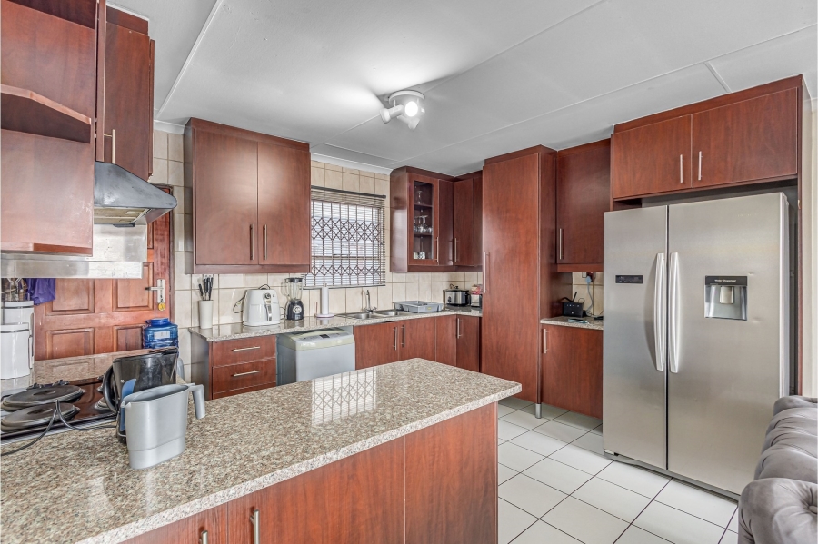 2 Bedroom Property for Sale in Kya Sands Gauteng