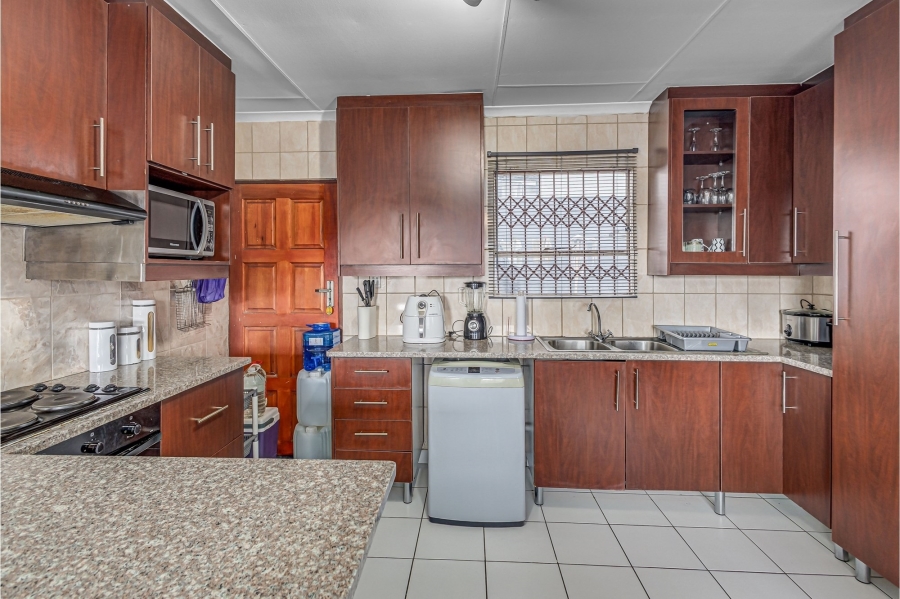 2 Bedroom Property for Sale in Kya Sands Gauteng
