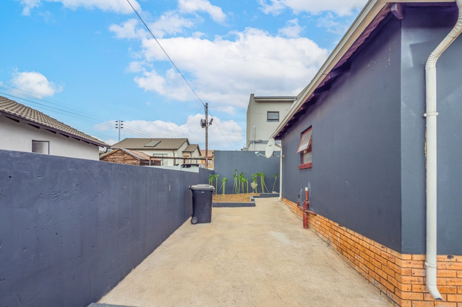 2 Bedroom Property for Sale in Kya Sands Gauteng