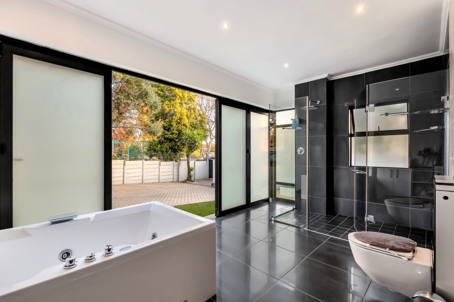 3 Bedroom Property for Sale in Morningside Manor Gauteng