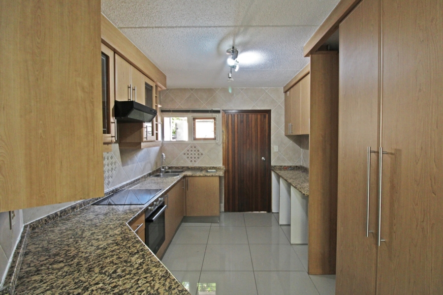 To Let 2 Bedroom Property for Rent in Bryanston Gauteng
