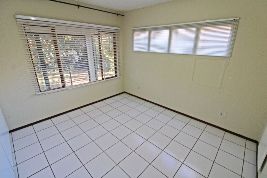 To Let 2 Bedroom Property for Rent in Bryanston Gauteng