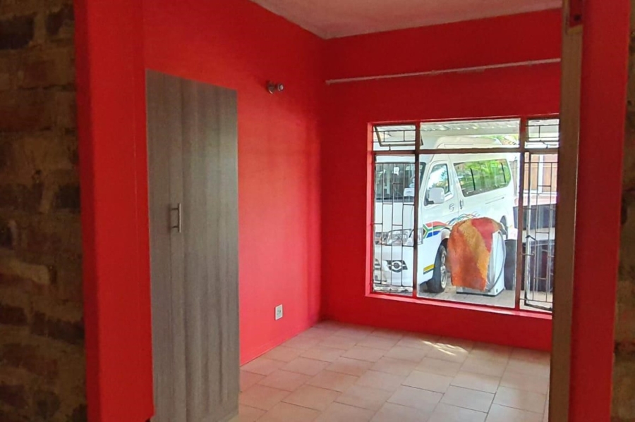 To Let 1 Bedroom Property for Rent in Birchleigh North Gauteng