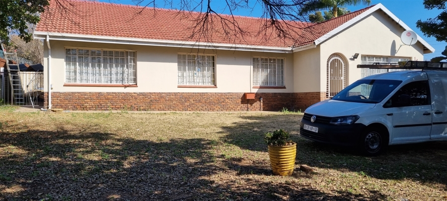 9 Bedroom Property for Sale in Waterkloof Glen Gauteng
