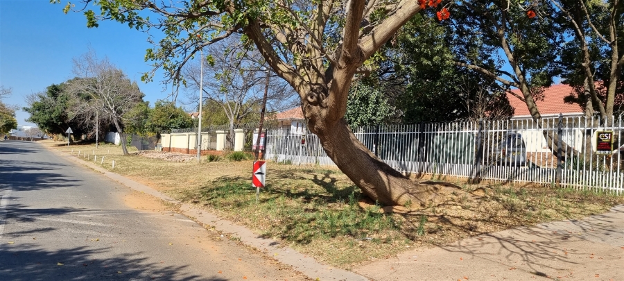 9 Bedroom Property for Sale in Waterkloof Glen Gauteng