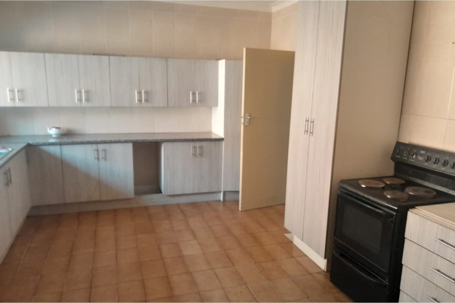 4 Bedroom Property for Sale in Kew Gauteng