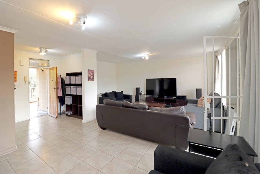 3 Bedroom Property for Sale in Robindale Gauteng