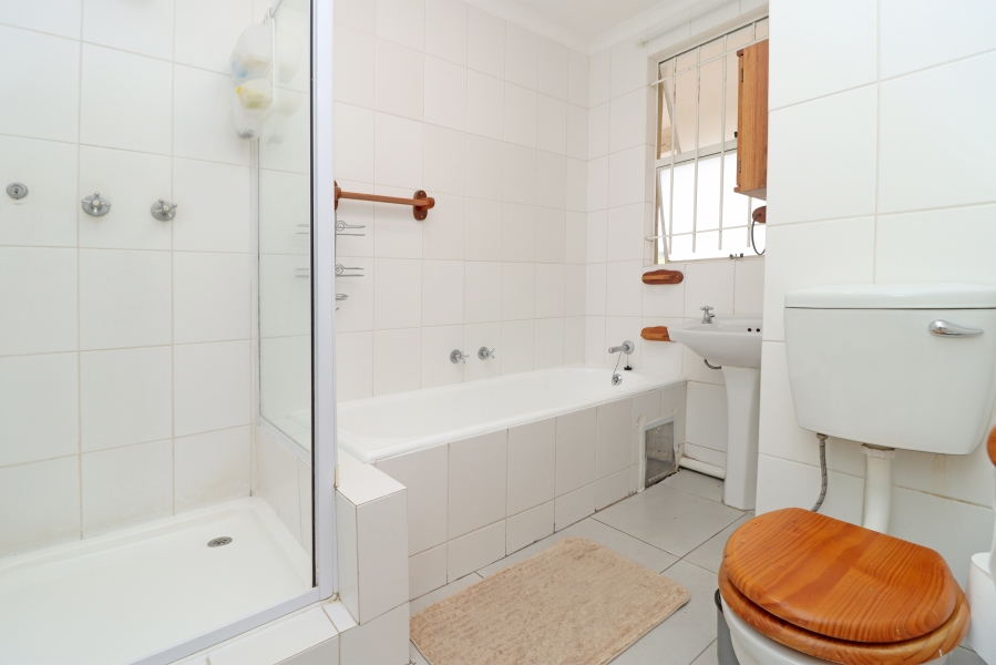 3 Bedroom Property for Sale in Robindale Gauteng