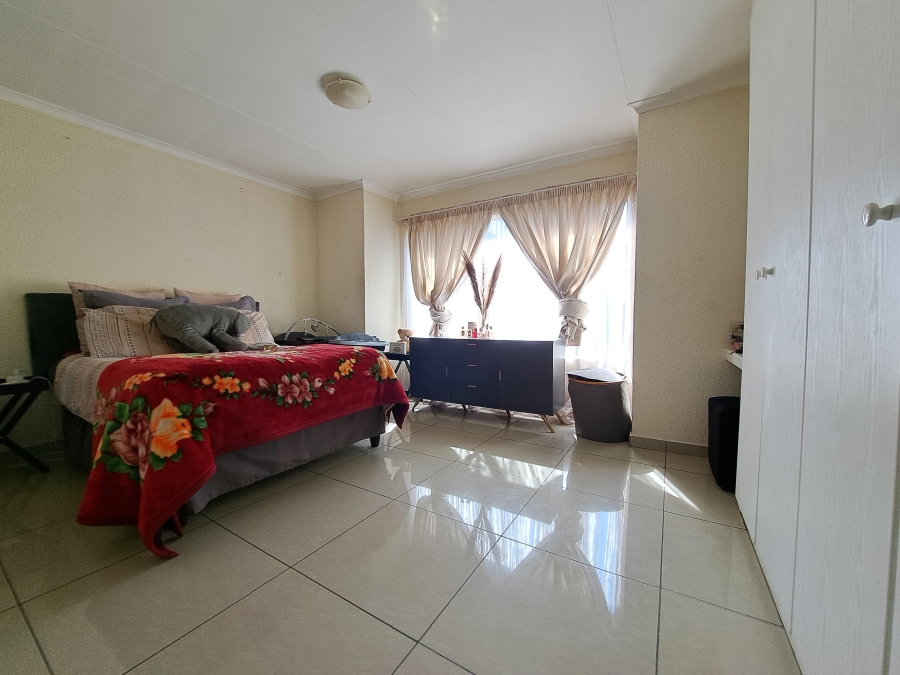 2 Bedroom Property for Sale in Willowbrook Gauteng