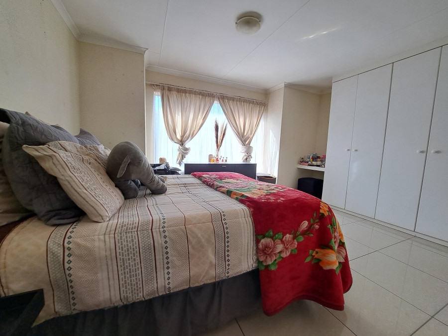 2 Bedroom Property for Sale in Willowbrook Gauteng