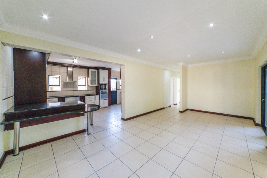 To Let 3 Bedroom Property for Rent in Halfway Gardens Gauteng
