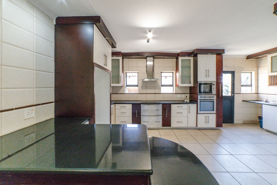To Let 3 Bedroom Property for Rent in Halfway Gardens Gauteng