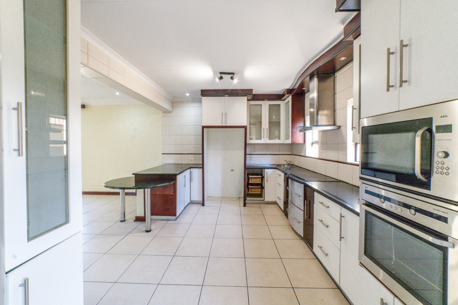 To Let 3 Bedroom Property for Rent in Halfway Gardens Gauteng