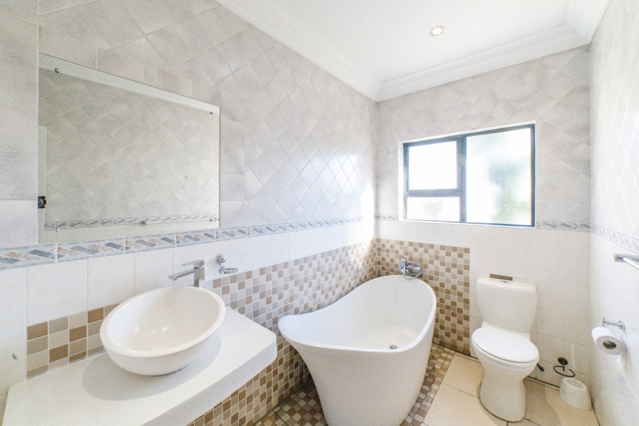 To Let 3 Bedroom Property for Rent in Halfway Gardens Gauteng