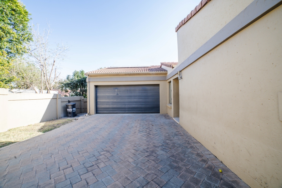 To Let 3 Bedroom Property for Rent in Halfway Gardens Gauteng