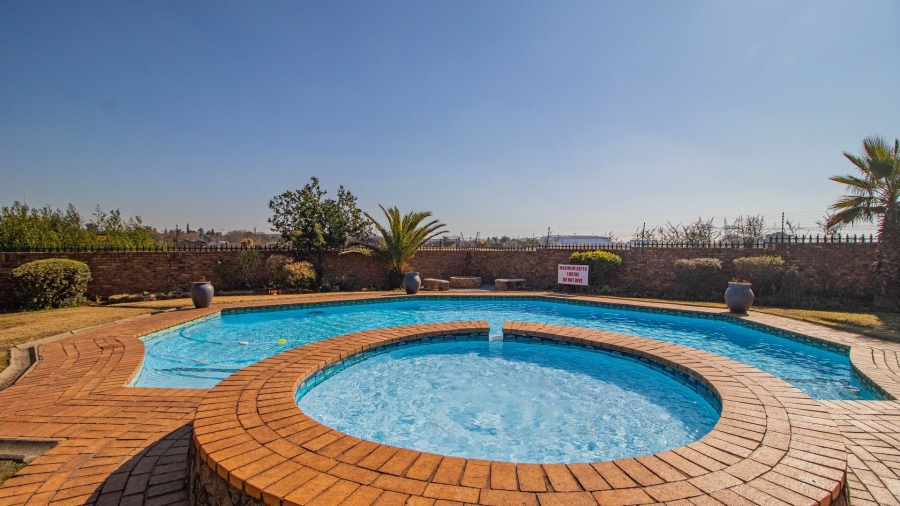 3 Bedroom Property for Sale in Goedeburg Gauteng