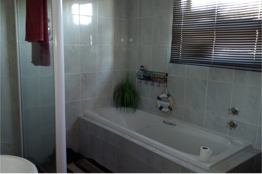 8 Bedroom Property for Sale in Vaal Marina Gauteng