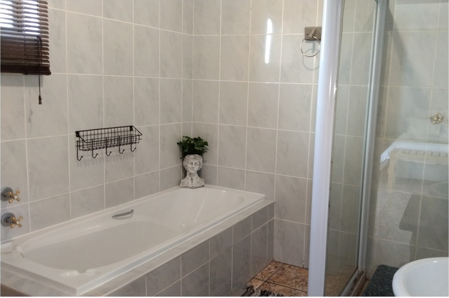 8 Bedroom Property for Sale in Vaal Marina Gauteng