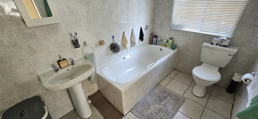 3 Bedroom Property for Sale in South Crest Gauteng
