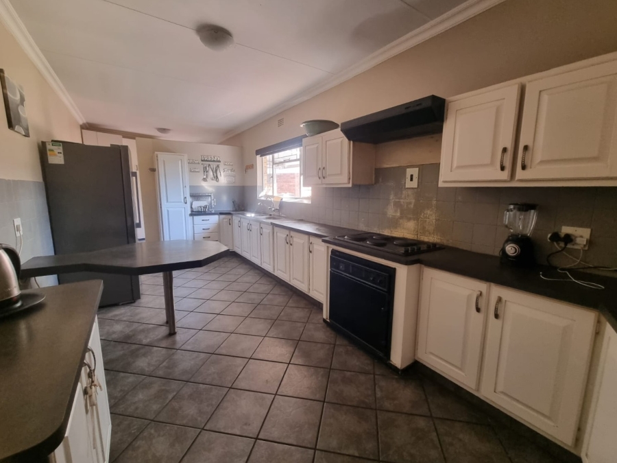 4 Bedroom Property for Sale in Three Rivers East Gauteng