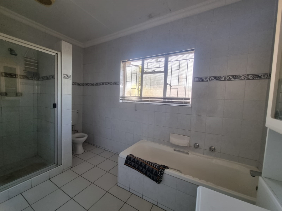 4 Bedroom Property for Sale in Three Rivers East Gauteng