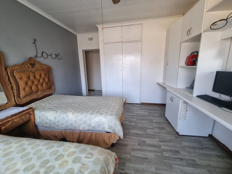 4 Bedroom Property for Sale in Three Rivers East Gauteng