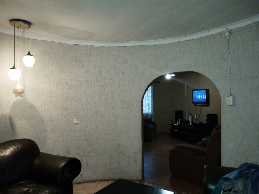 3 Bedroom Property for Sale in Houtkop A H Gauteng
