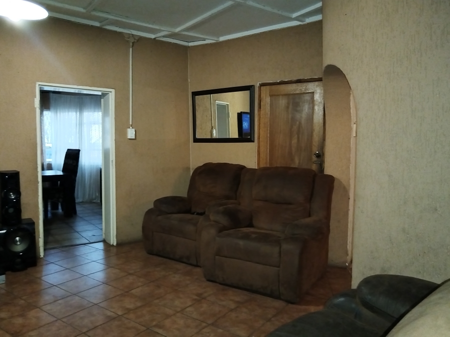 3 Bedroom Property for Sale in Houtkop A H Gauteng