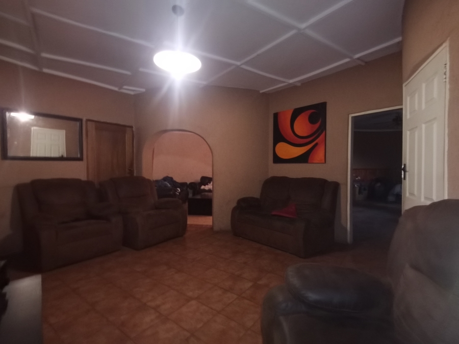 3 Bedroom Property for Sale in Houtkop A H Gauteng